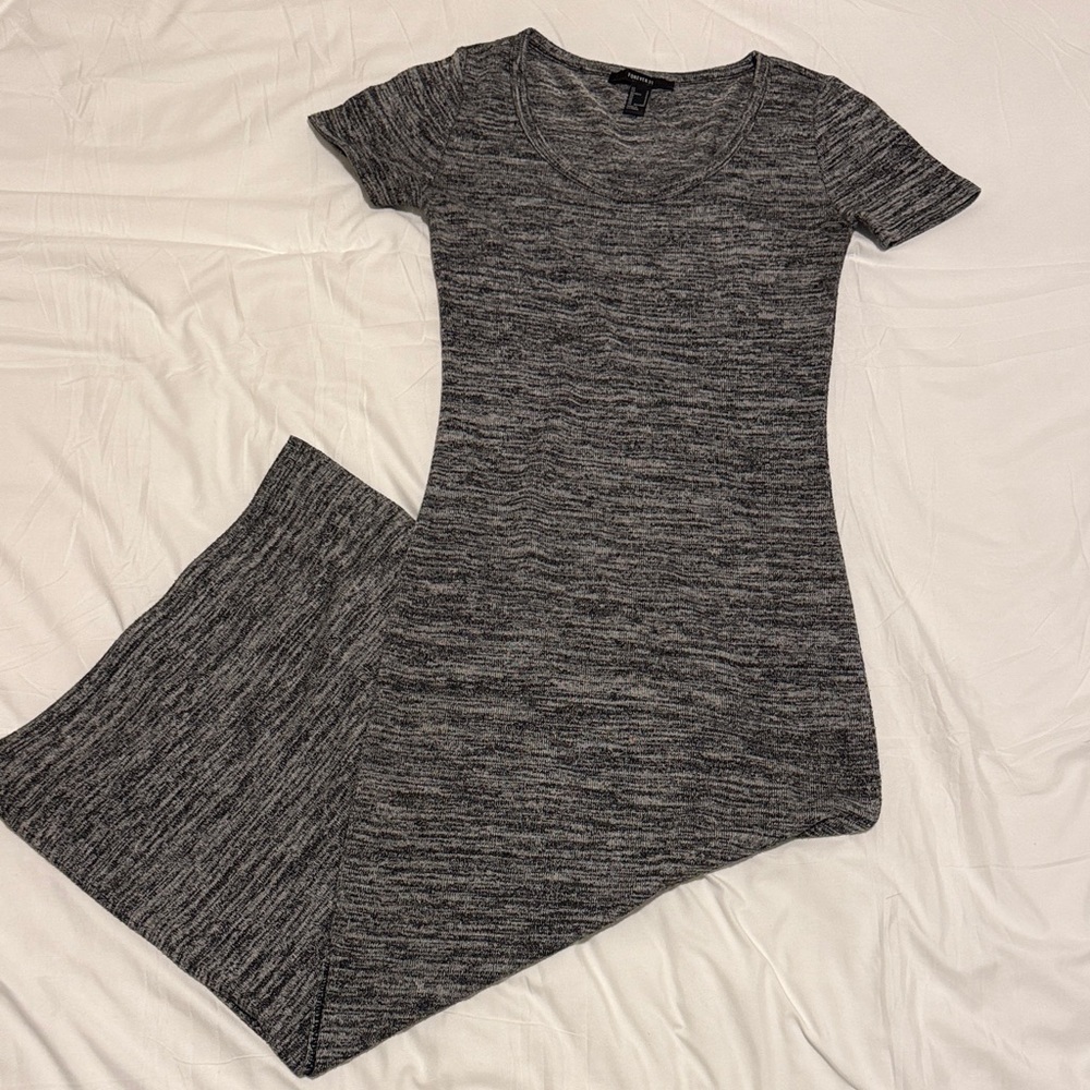 Women's gray short sleeve  maxi dress with slit on the side.